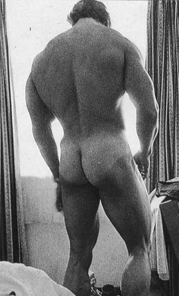 Arnold Schwarzenegger bare ass naked