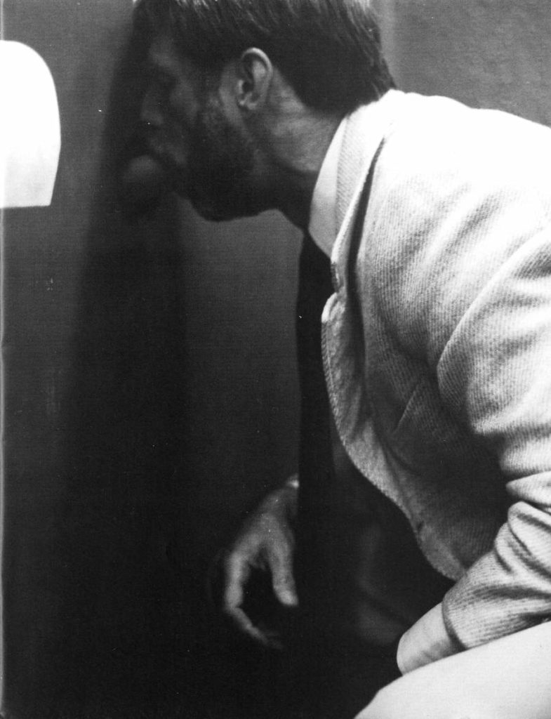 sucking cock through the glory hole